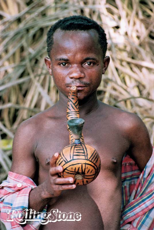 RISCO CONSTANTE Explorada como curiosidade por europeus e norte-americanos, a cultura dos povos pigmeus está cada vez mais frágil