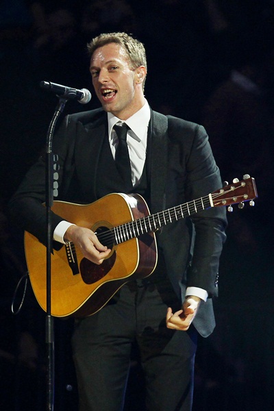 O vocalista do Coldplay Chris Martin brincou com a plateia: "Eu sei que vocês gostariam de ver o One Direction, mas já passou da hora de eles irem para a cama"