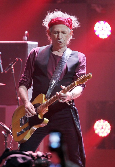 Os Stones, do guitarrista Keith Richards, também executaram "You Got Me Rocking"