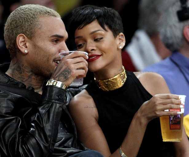Rihanna e Chris Brown saíram pela primeira vez em público desde a separação após meses de indícios de que haviam reatado