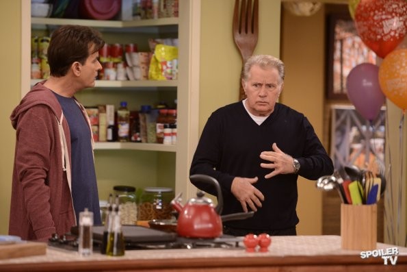 O segundo episódio da temporada chama-se “Charlie’s Dad Starts To Lose It”