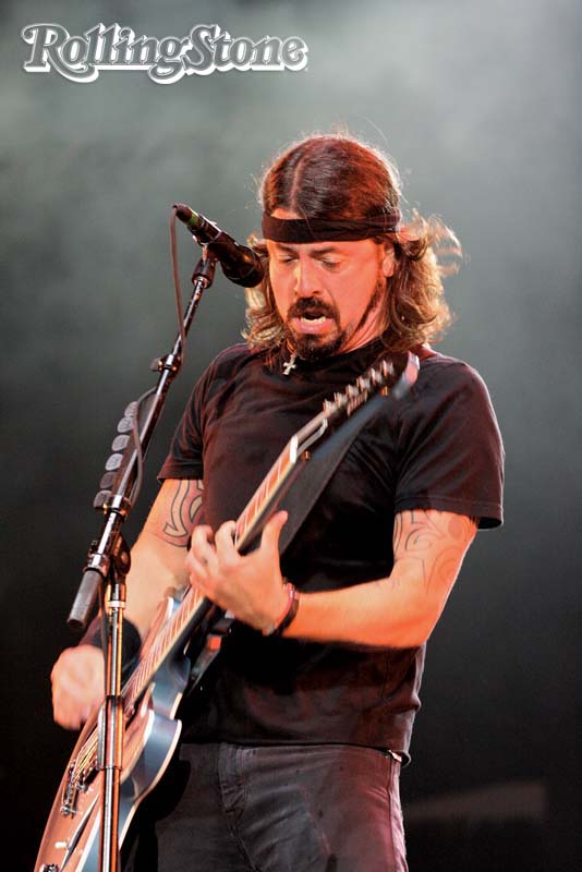 RALANDO Grohl no comando do Foo Fighters, durante o primeiro Lollapalooza brasileiro, em 2012