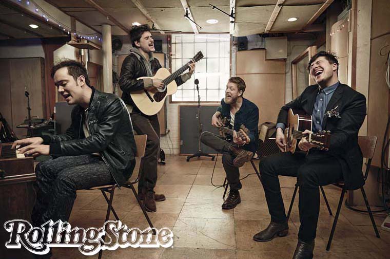 Desplugados (A partir da esq.) Ben Lovett, Winston Marshall, Ted Dwane e Marcus Mumford
