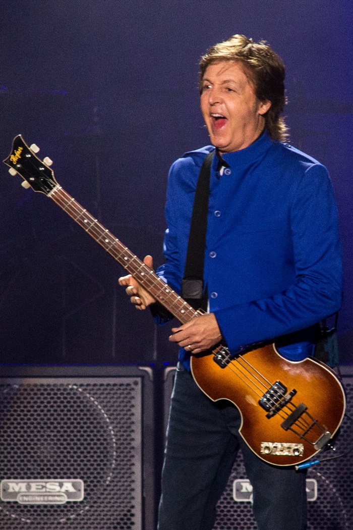 A própria abertura do show, com “Eight Days a Week”, dos Beatles, nunca antes tocada por Paul em uma turnê solo, foi um indício disso.