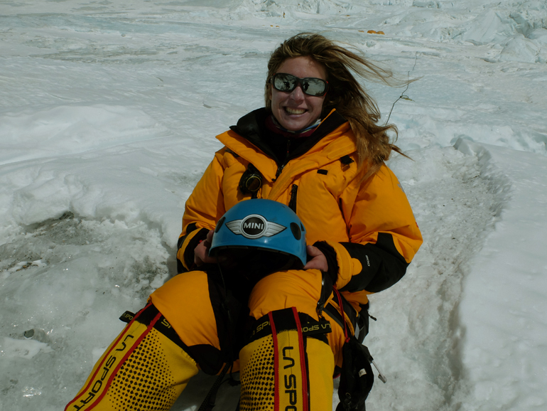 Karina Oliani chegou ao cume do Everest.