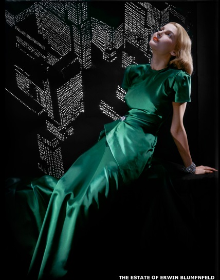 Imagem da mostra de Erwin Blumenfeld, em Londres.