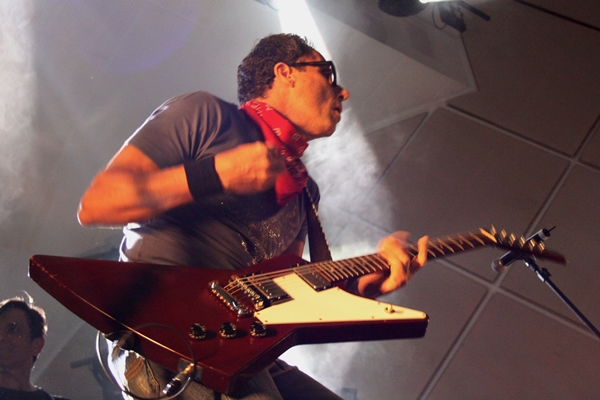 Galeria – Artistas presos por porte de drogas - Titãs