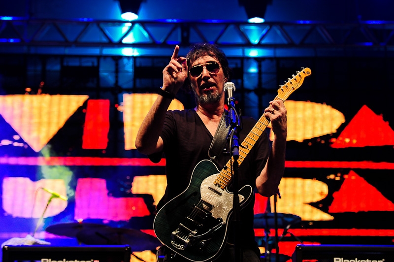 Lobão ficou três meses preso por porte de maconha em 1987, como ele próprio relatou na autobiografia Lobão: 50 Anos a Mil. Depois daquilo, no mesmo ano, veio o álbum Vida Bandida, um dos melhores da carreira dele.