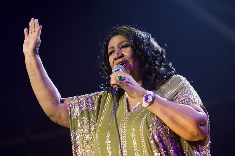 Um dos últimos shows da carreira de Aretha, antes de ela cancelar as performances marcadas para junho. Na foto, ela canta no festival de música gospel McDonald's Gospelfest. A apresentação foi em Prudential Center Newark, em Nova Jersey.