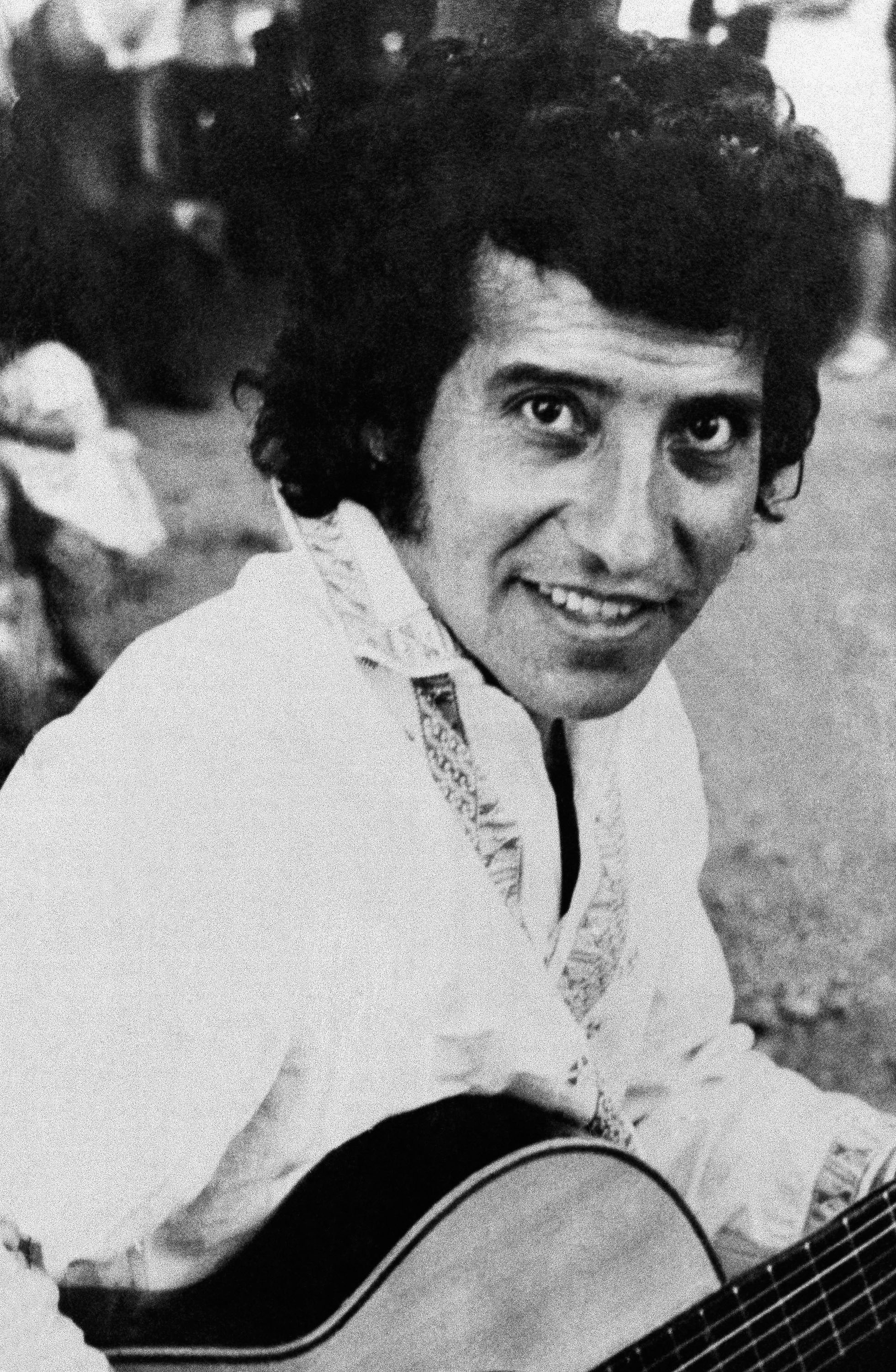 Galeria - 15 maiores rebeldes - Victor Jara