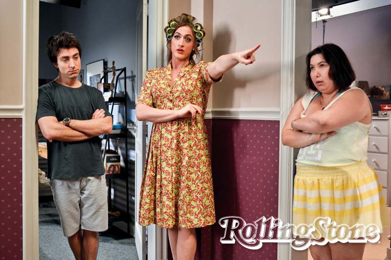 Gustavo (centro) e os filhos malas