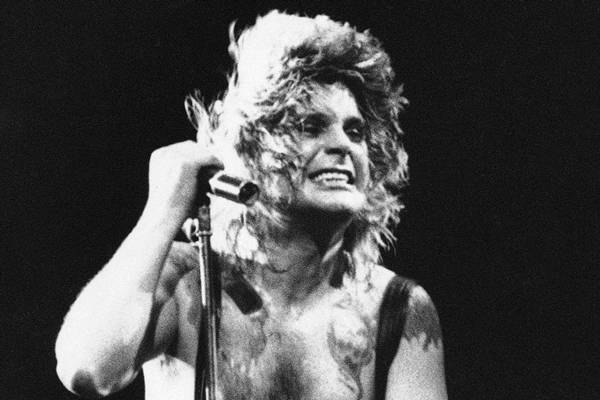 Sete momentos definitivos do vocalista nos primeiros álbuns do grupo.