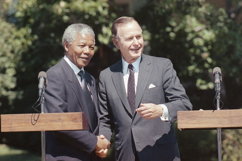 Galeria - Nelson Mandela - Com George Bush