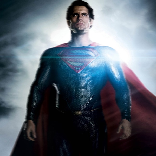 Henry Cavill é o novo Superman neste reboot.