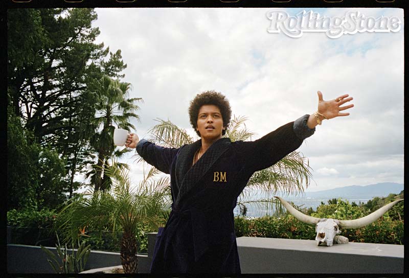 REI DO POP Mars curte a vida adoidado, em Los Angeles