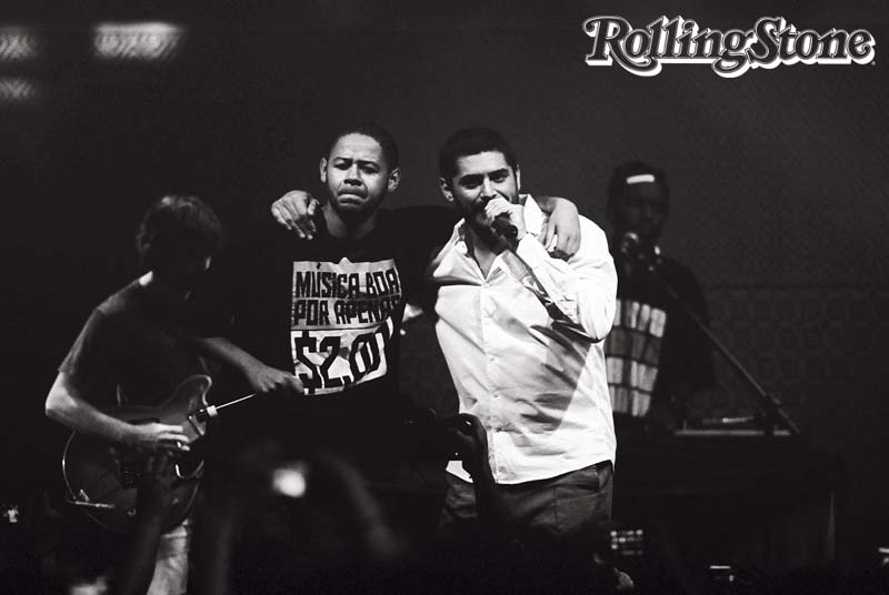 Em Dupla Criolo e Emicida nos bastidores do show que virou DVD, em São Paulo