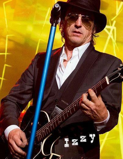 Galeria – Prisões estúpidas de astros da música – Izzy Stradlin