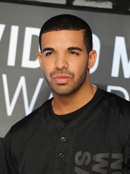 Drake usou uma camisa que dizia "Nothing was the same" ("nada era como antes")