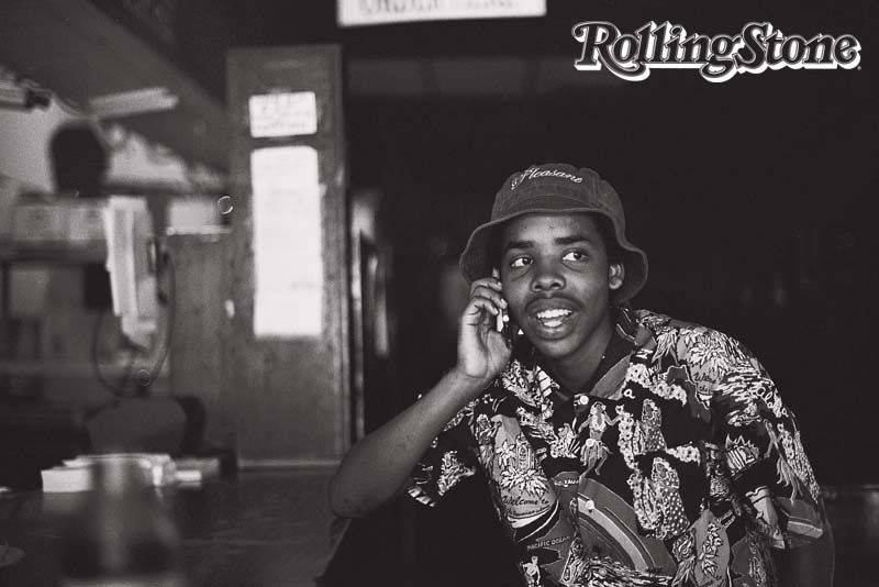 BONZINHO Earl parou de cantar sobre baixarias