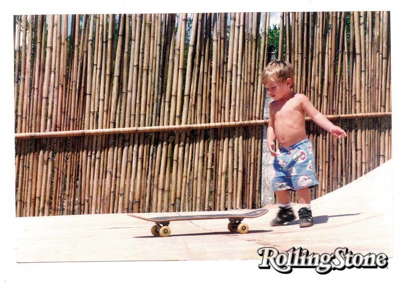 DESDE CEDO  Aos 3 anos, tentando as primeiras manobras;