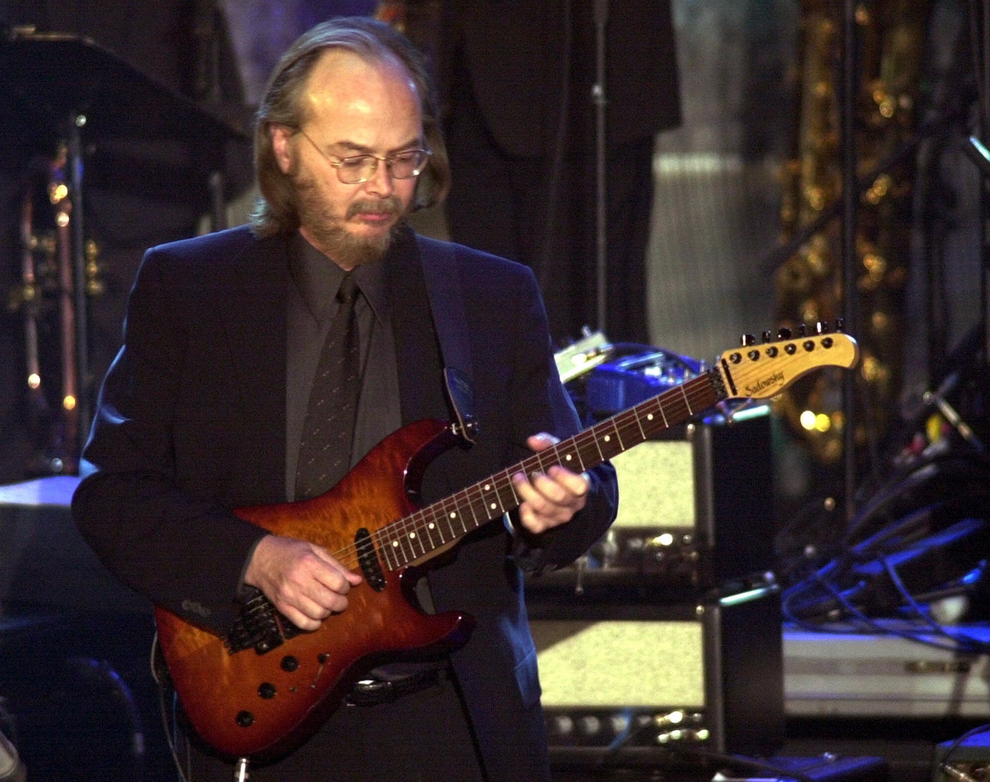 18 - 2001 - Steely Dan finalmente chega lá:     A banda Steely Dan é introduzida após uma década fazendo uma campanha meio séria para entrar para o Hall da Fama do Rock.