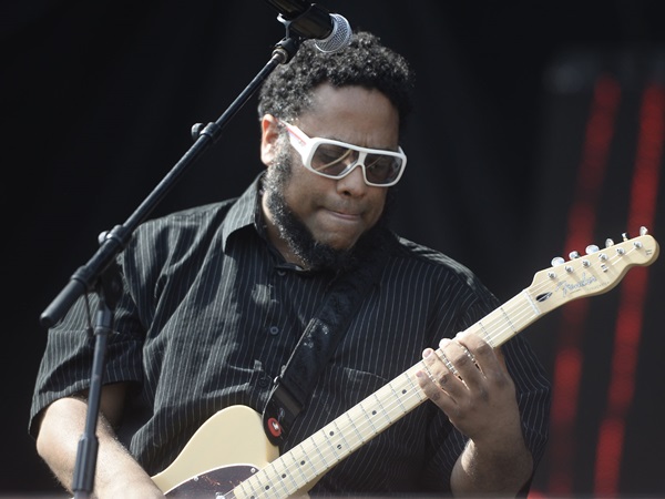 BNegão e Os Seletores de Frequência