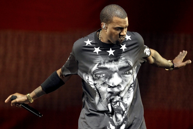 Kanye West e Bob Dylan: Property of Yeezus    Quem pensou que Kanye poderia recriar o mais recente disco com Bob “Zeezus” Dylan? Os dois gigantes poderia fazer um rap bíblico.