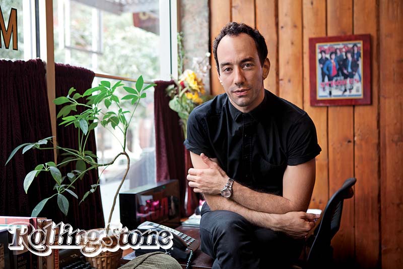 NA ATIVA  Hammond no escritório do Strokes, em Nova York