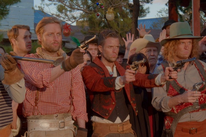 Galeria - Clipes de Natal do The Killers - Abre