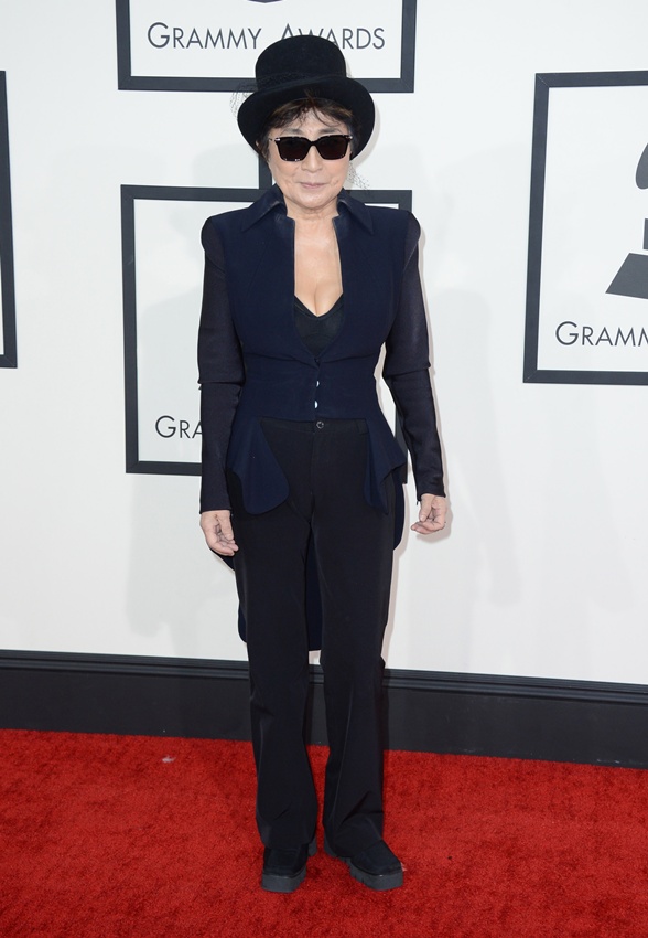 Yoko Ono e seu indefectível chapeu