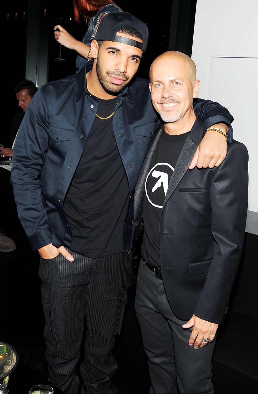 Drake e o estilista Italo Zucchelli.