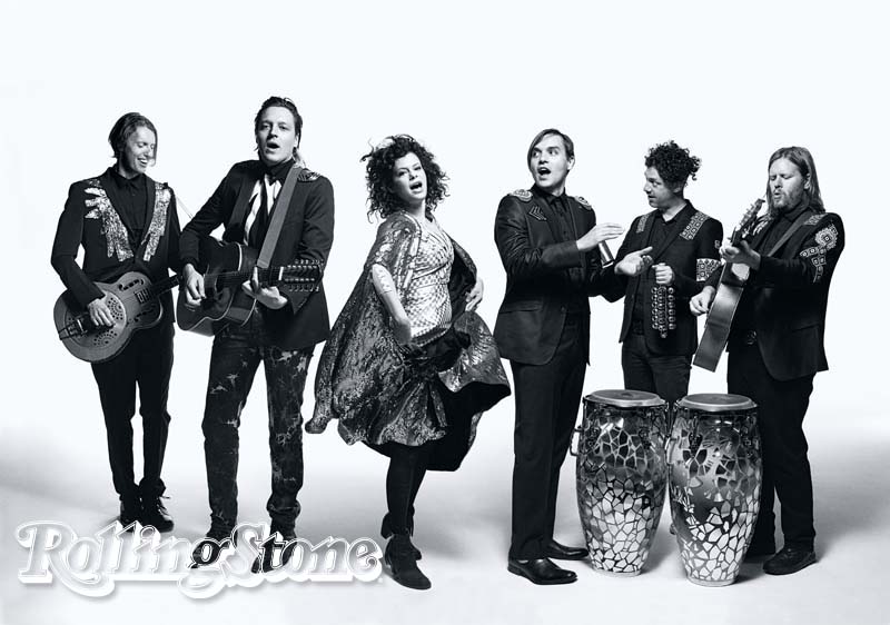 BIG BAND
(A partir da esq.) Richard Reed Parry, Win Butler, Régine Chassagne, Will Butler, Jeremy Gara e Tim Kingsbury