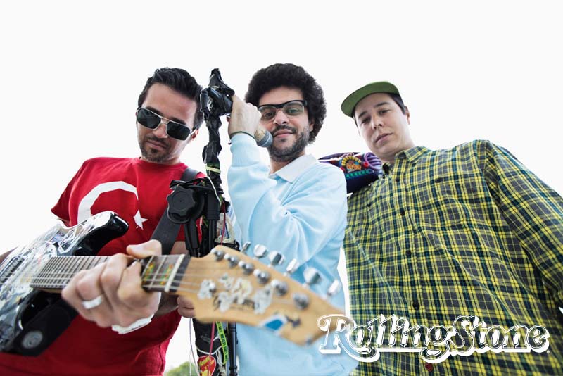 MISTURA  Lúcio Maia, Rodrigo Brandão e DJ PG formam o Zulumbi