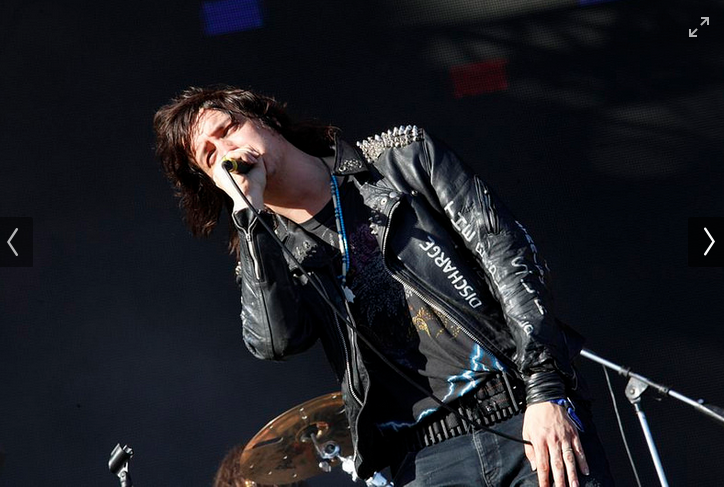 Julian Casablancas se apresentou com a banda The Voidz no festival Lollapalooza Brasil