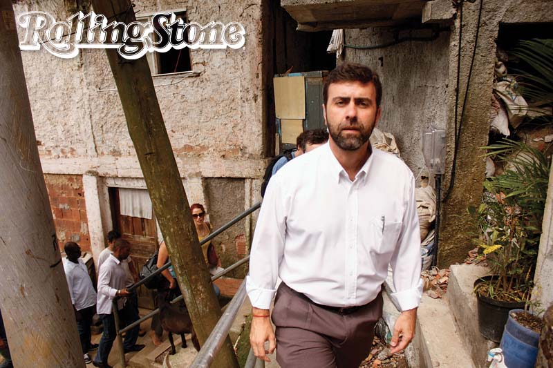 NA ATIVAM/b> Freixo em ação: subindo o Morro do Chapéu Mangueira para fiscalizar a atuação das UPPs