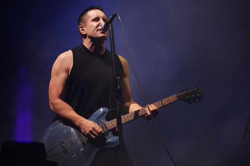 Trent Reznor à frente do Nine Inch Nails no Lollapalooza 2014