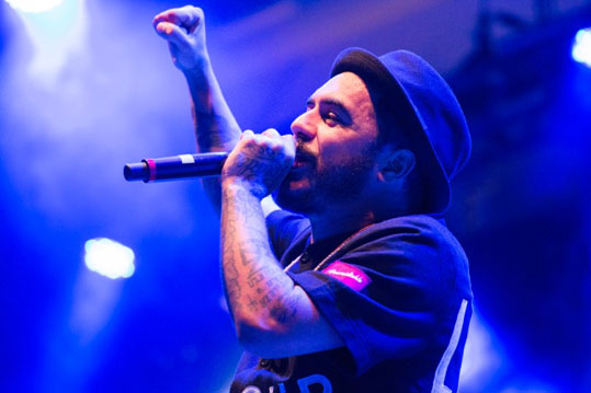 Marcelo D2 em show no evento