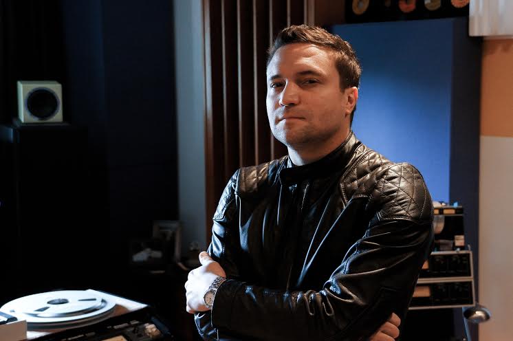 O engenheiro de masterização Fernando Lee