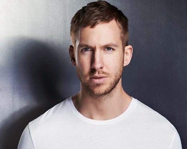 O DJ e produtor Calvin Harris