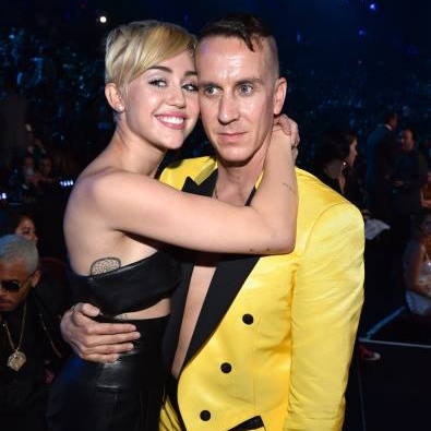 Miley Cyrus e Jeremy Scott