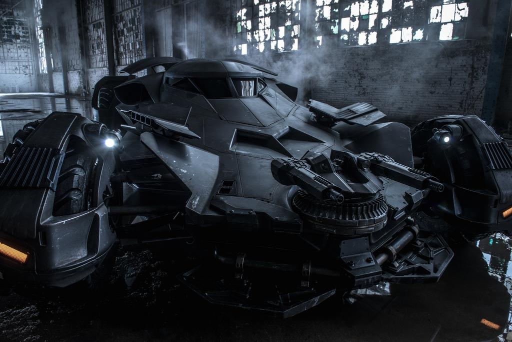 Foto oficial do batmóvel de Batman v. Superman: Dawn of Justice