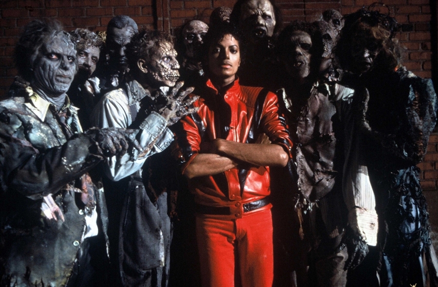Michael Jackson e os zumbis do vídeo de "Thriller".