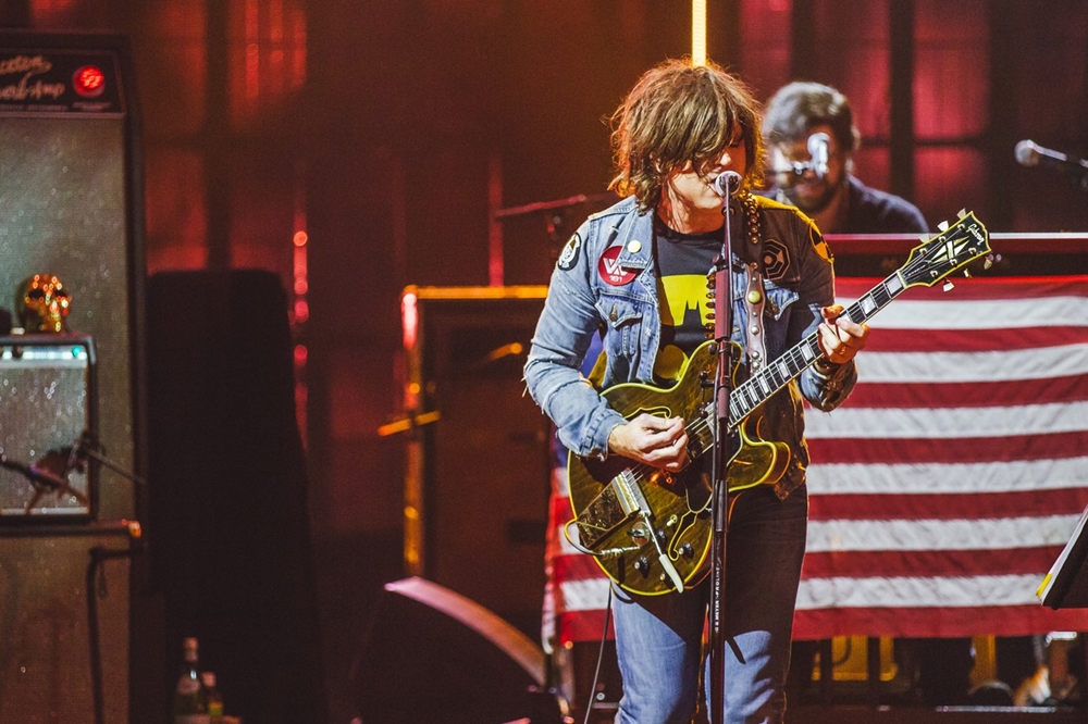 O cantor e guitarrista Ryan Adams