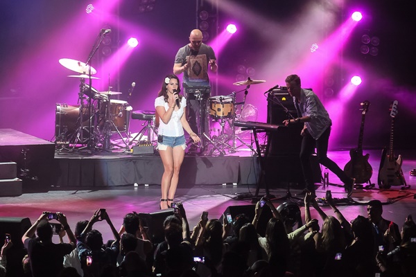 Lana Del Rey faz show da turnê Ultraviolence na Cidade do México