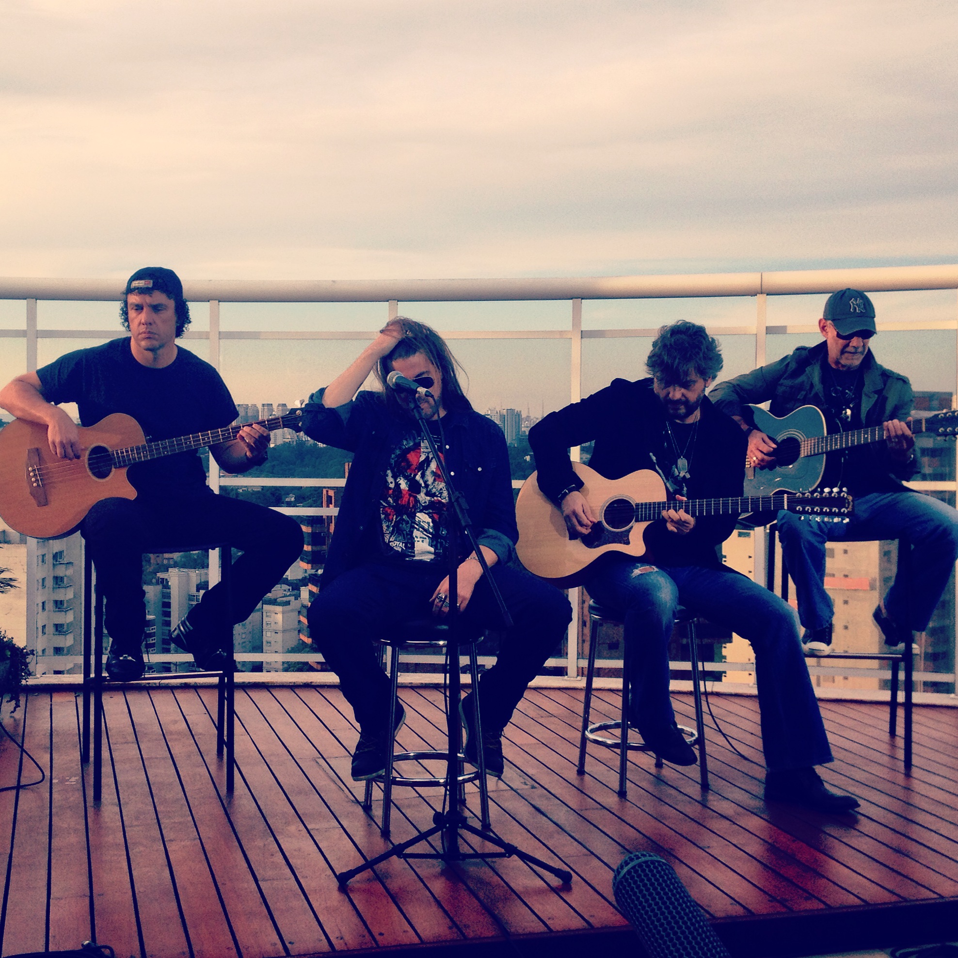 Banda Republica durante o programa Sacada Vevo