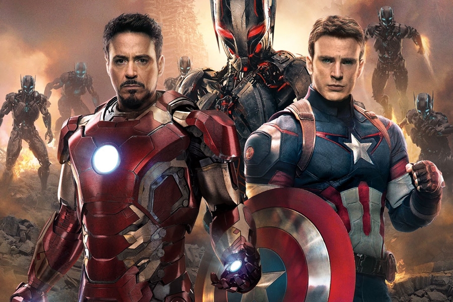 Homem de Ferro (Robert Downey Jr.) e Capitão América (Chris Evans) no pôster do filme Os Vingadores 2: A Era de Ultron