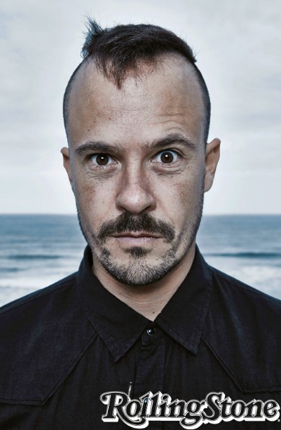 Equilibrado  Vilhena descansa da novela com o surfe.