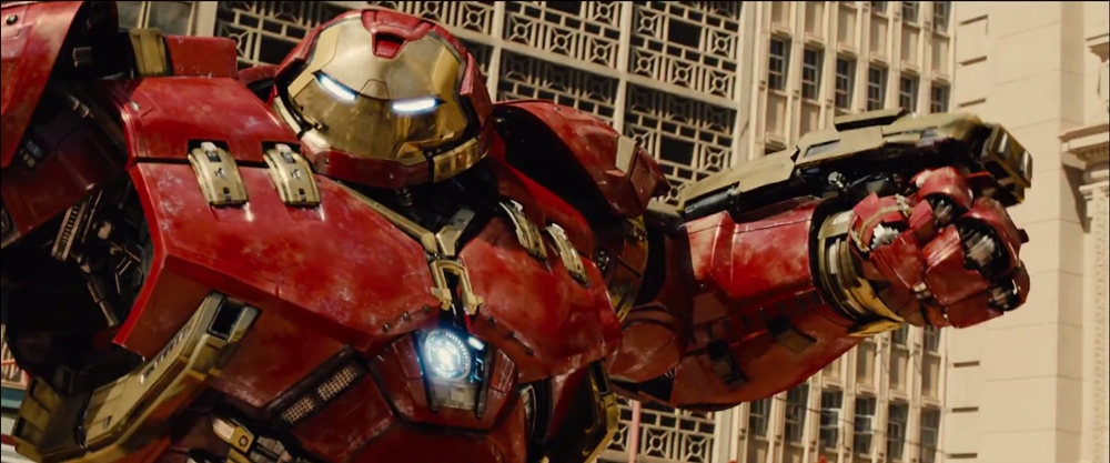 Homem de Ferro usando a armadura especialmente criada para enfrentar o Hulk em cena do teaser de Vingadores: Era de Ultron