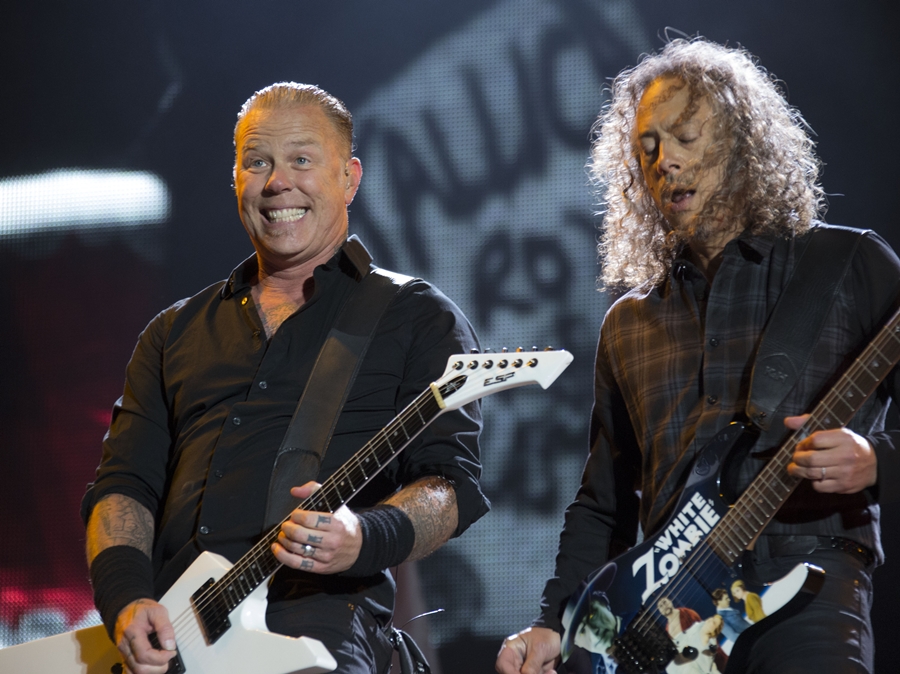 James Hetfield e Kirk Hammett, do Metallica, foram a atração surpresa do festival britânico Glastonbury. Eles foram uma das atrações principais do evento, ao lado de Arcade Fire, e Kasabian