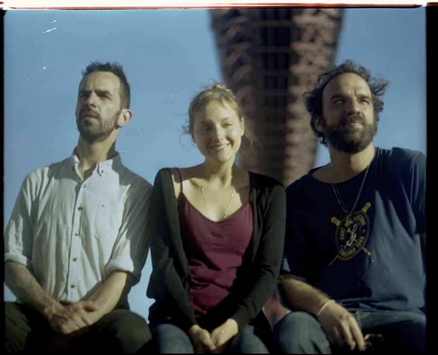 Fred Ferreira, Mallu e Marcelo Camelo formam a Banda do Mar